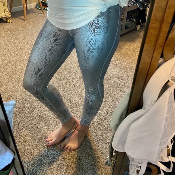Snakeskin leggings - Picture 4 of 5